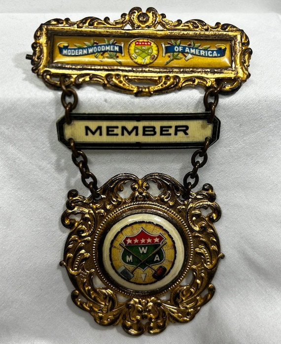 Vintage MODERN WOODMEN of AMERICA Member Badge.