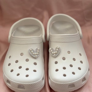 Encanto único de BRIDE, WIFEY y Heart Pearl Croc, Croc Jibbitz Boda Gallina Luna de miel Hecho a mano imagen 4