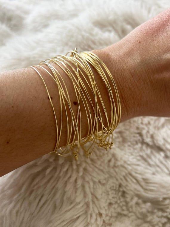 Semainier plaqué or 18K sans nickel | Lot de 7 joncs empilables | Bracelet femme peau sensible | S M L XL