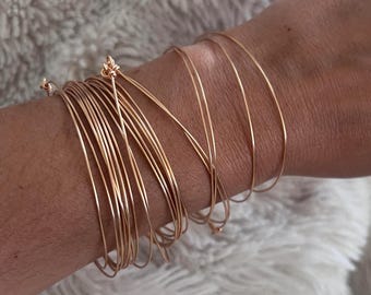 Bracelet semainier doré – Lot de 7 joncs fins empilables | Bijou minimaliste femme | 4 tailles | Idée cadeau anniversaire, fête des mères