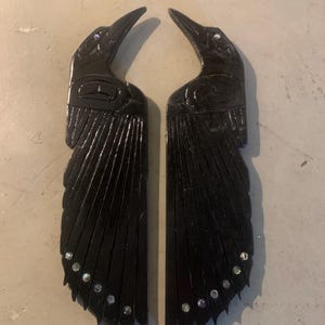 Hand Carved Northwest Coast Style Raven . Wall Hanging With 7 Abalone ...