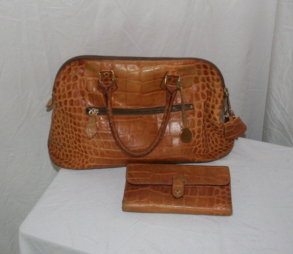 Beautiful Golden Embossed Large Crocodile Handbag… - image 1