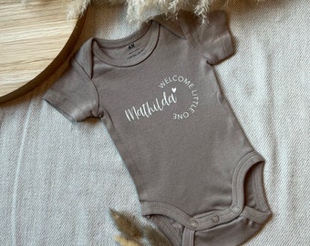 Babybody personalisiert „Welcome little one“