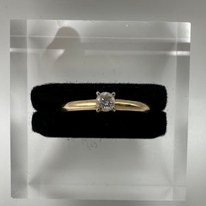 Vintage 10K aandenken witte saffiersteen geelgouden bandringmaat 6,75