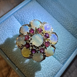 4.50ct Natural Australian Opals and Rubies Cluster Circular Ring Marked 18kt - Size 9.5