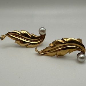 Vintage 14k Yellow Gold Cultured Pearl Leaves Screw Back Earrings