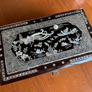 Vintage Handmade Korean Black Lacquered Wood Mother of Pearl Inlay Jewelry Box