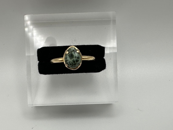 Beautiful and Unique Vintage 14k Yellow Gold Gree… - image 2