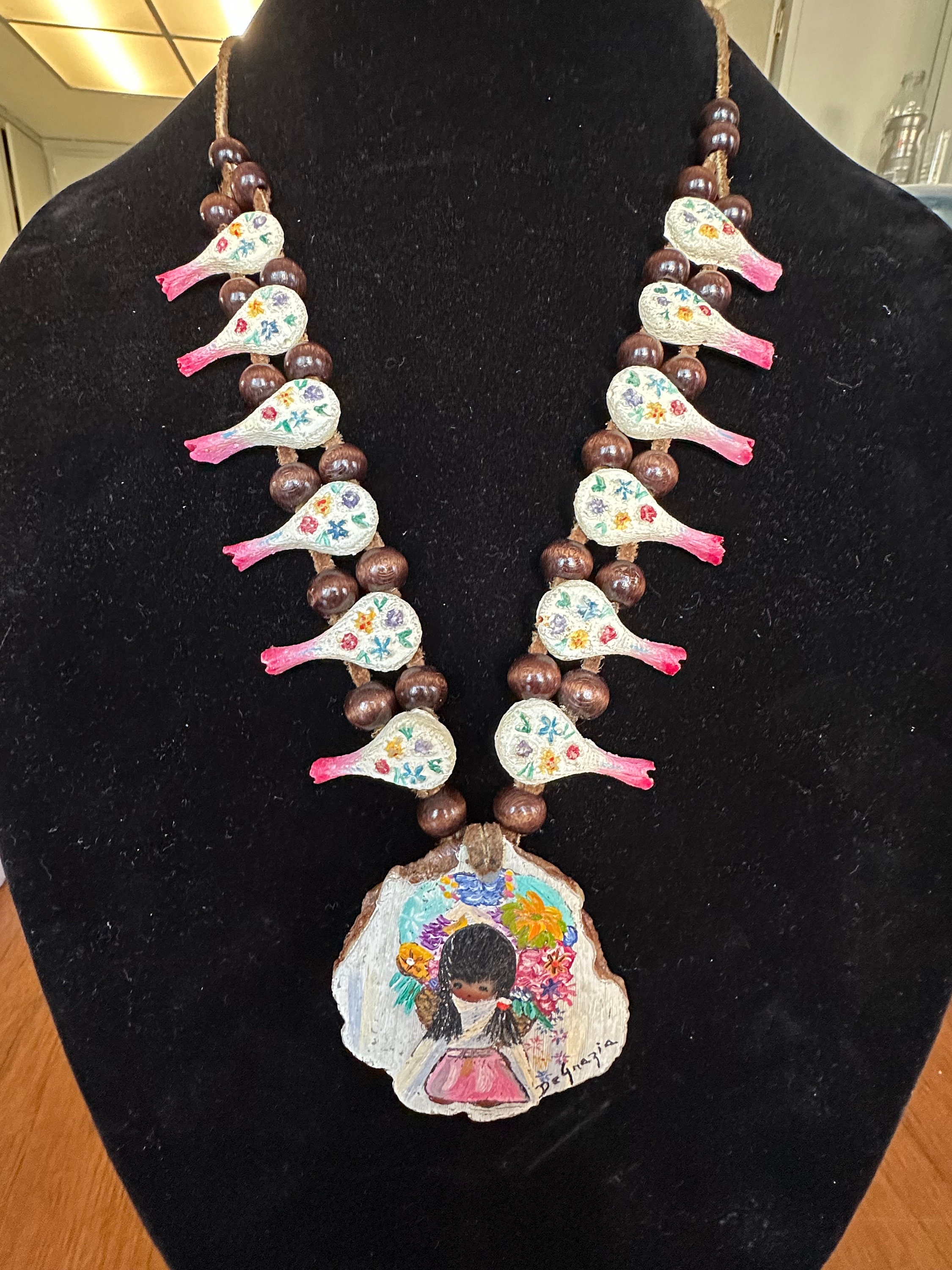アクセサリー Tasuka Naupaka Turquoise, Mother of Pearl & Diamond Pendant in Tri Color Gold