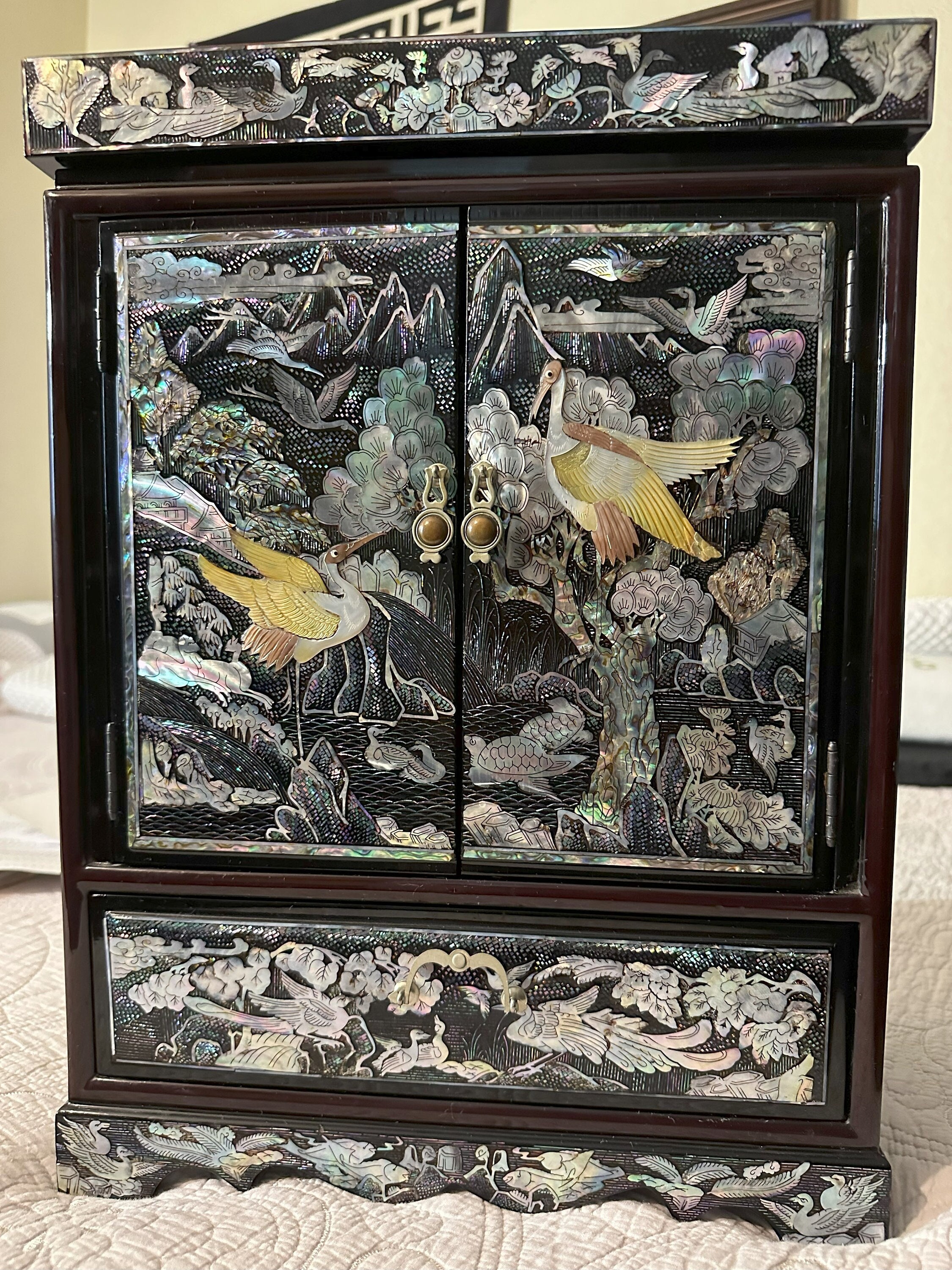 Traditional Korean Mother-of-pearl work Lacquered Table & Dresser