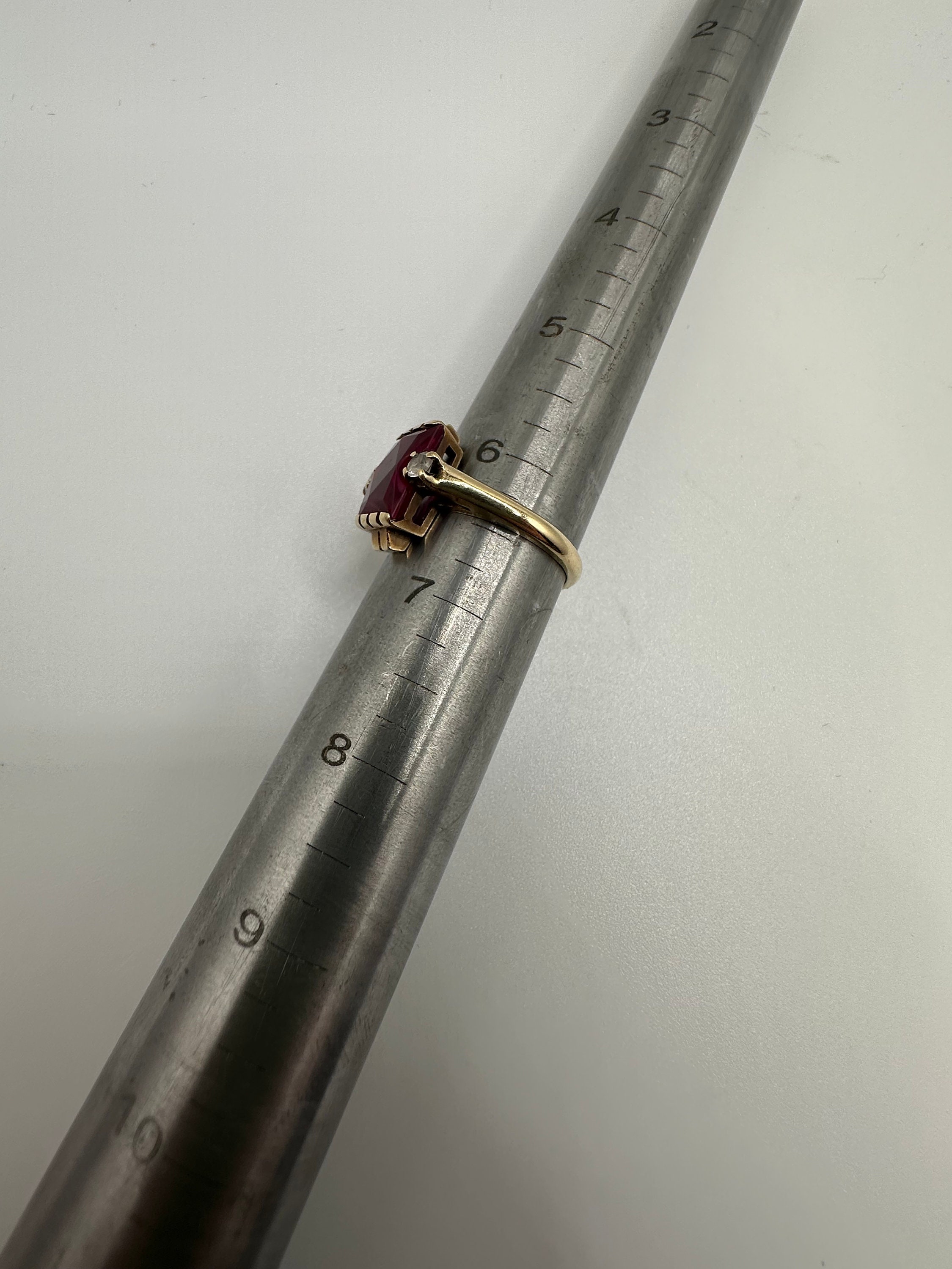 10K 417 Gold Ring W/ Garnet, Spinal, and Amethyst Approximately Size 6 ...
