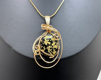 Unique 14K Yellow Gold Wire Wrapped Black and Gold Stone Pendant on Cobra Chain Necklace Vintage