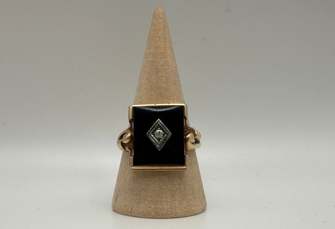 Vintage 10k Yellow Gold Black Onyx and Diamond Ring Size