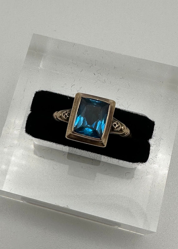 10k Gold Vintage London Blue Topaz Ring Size 7