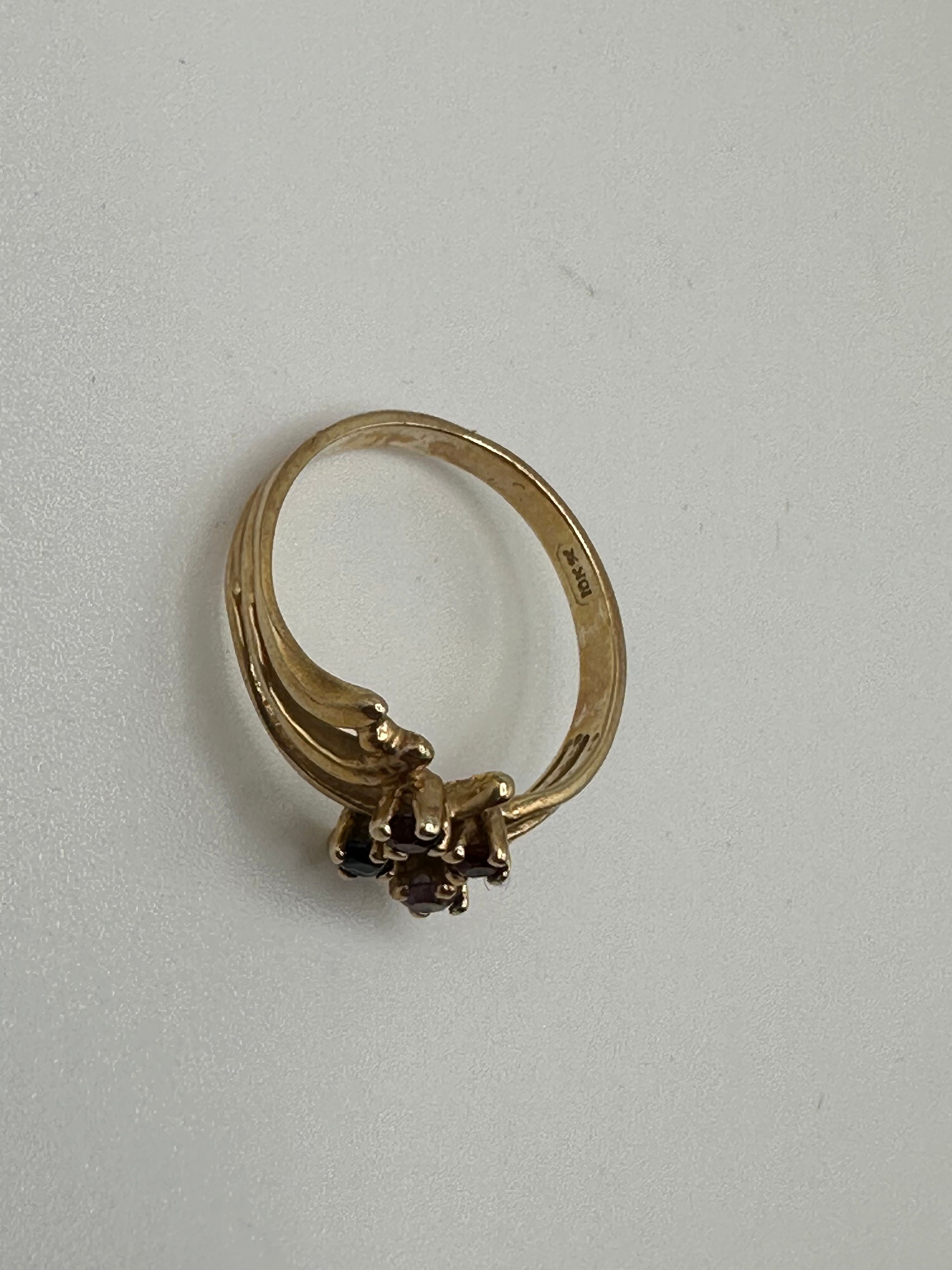 10K 417 Gold Ring W/ Garnet, Spinal, and Amethyst Approximately Size 6 ...