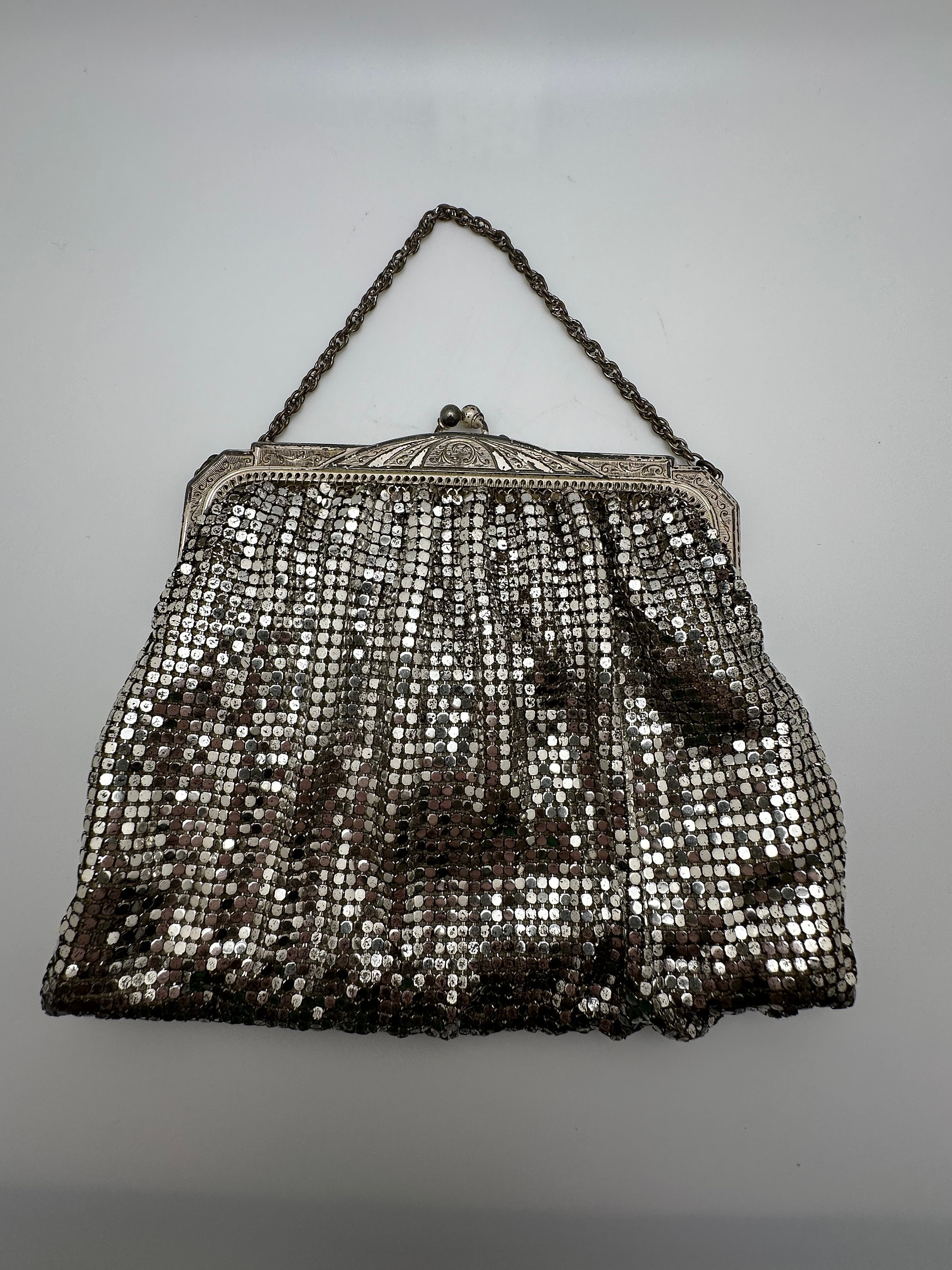 レトロ　ビンテージ　Whiting&Davis ハンドバッグ　メッシュバッグ Vintage Whiting and Davis Mesh Silver Purse Evening Bag - Etsy