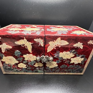 Gorgeous Handmade Red Mother of Pearl Inlay Korean Jewelry Box