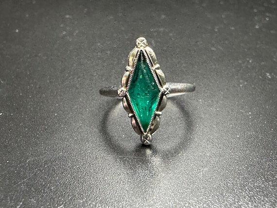 Vintage 10K White Gold Marquise Cut Teal Rhinestone Size 7 1/2 Cocktail Ring