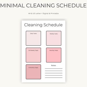 Op de afbeelding: Een digitaal printbaar schoonmaakschema met de tekst MINIMAL CLEANING SCHEDULE en A4 & US Letter. De lay-out bevat secties voor dagelijkse, wekelijkse, tweewekelijkse, maandelijkse en halfjaarlijkse taken in roze tinten met een notitieruimte.