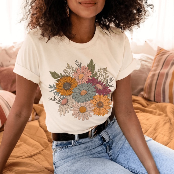Retro Daisy Flower Bouquet Shirt, Retro Wildflowers Shirt, Cottagecore Floral, Cute Botanical Shirt, Daisy Lover Gift, Spring Boho Daisies