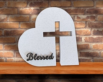 Hjärta med korsutskuret "Blessed" och andra fraser | Inredningsmantel | 3D-utskriven