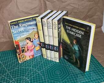 Nancy Drew Blank Handmade Journal, fabriqué à partir de couvertures de livres vintage Nancy Drew Mystery Story | Carnet de croquis | Carnet | Journal recyclé