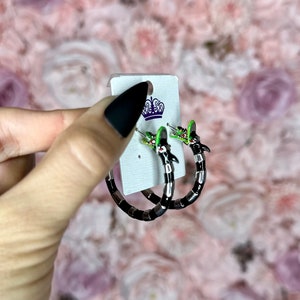 Hot topic deals beetlejuice earrings