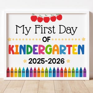 Letrero imprimible para el primer día de jardín de infantes / Accesorio fotográfico de crayón arcoíris / Banner fotográfico de regreso a clases / Letrero para el aula de niños / Descarga instantánea