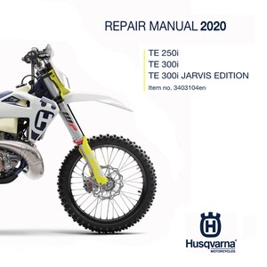 以下が含まれることがあります： 黒いタイヤと黄色のサスペンションを備えた、白と青のHusqvarna TE 250iオートバイ。画像には「REPAIR MANUAL 2020」のテキストとモデルの詳細が含まれています。Husqvarnaのロゴが表示されています。
