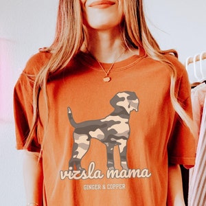 Vizsla Mama Shirt Camo Vizsla Gifts Custom Vizsla Mom Tshirt Personalized Dog Name Gifts | Comfort Colors T-Shirt