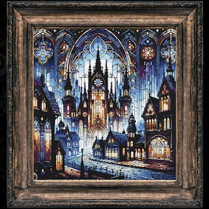 Könnte beinhalten: Ein Buntglasfenster, das eine Stadtlandschaft mit einer großen Kathedrale in der Mitte zeigt. Das Fenster ist in einen dunklen Holzrahmen gefasst.