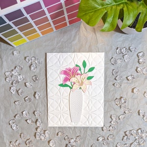 Cartão de flor de lírio feito à mão - Flores de lírio - Cartão de felicitação de flores - Cartão com flores - Cartão feito à mão - Cartão de aniversário floral