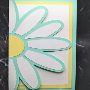 Gänseblümchen Blumen Karte - Handgemachte Karte - Geburtstagskarte - Dankes-Karte - Karte für Oma - Blumenförmige Karte - Blanko Karte mit Umschlag