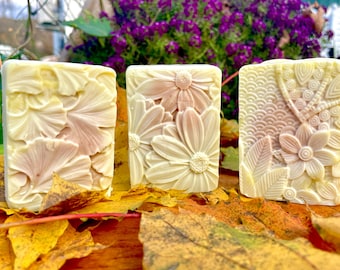 Floral bar | Handcrafted soap | All-natural | Plant-based | Eco-friendly | Gentle ingredients
