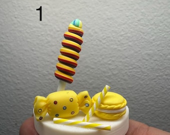 Decorated Jumping spider shelves