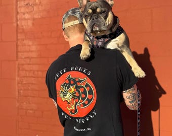 Camiseta com tatuagem tradicional da pantera dos namorados