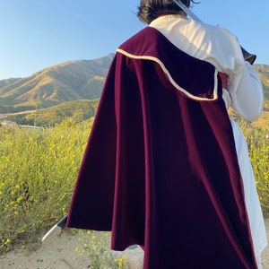 Premium accurate Renaissance Swordsmans Velvet Half Cape/ Musketeer cape