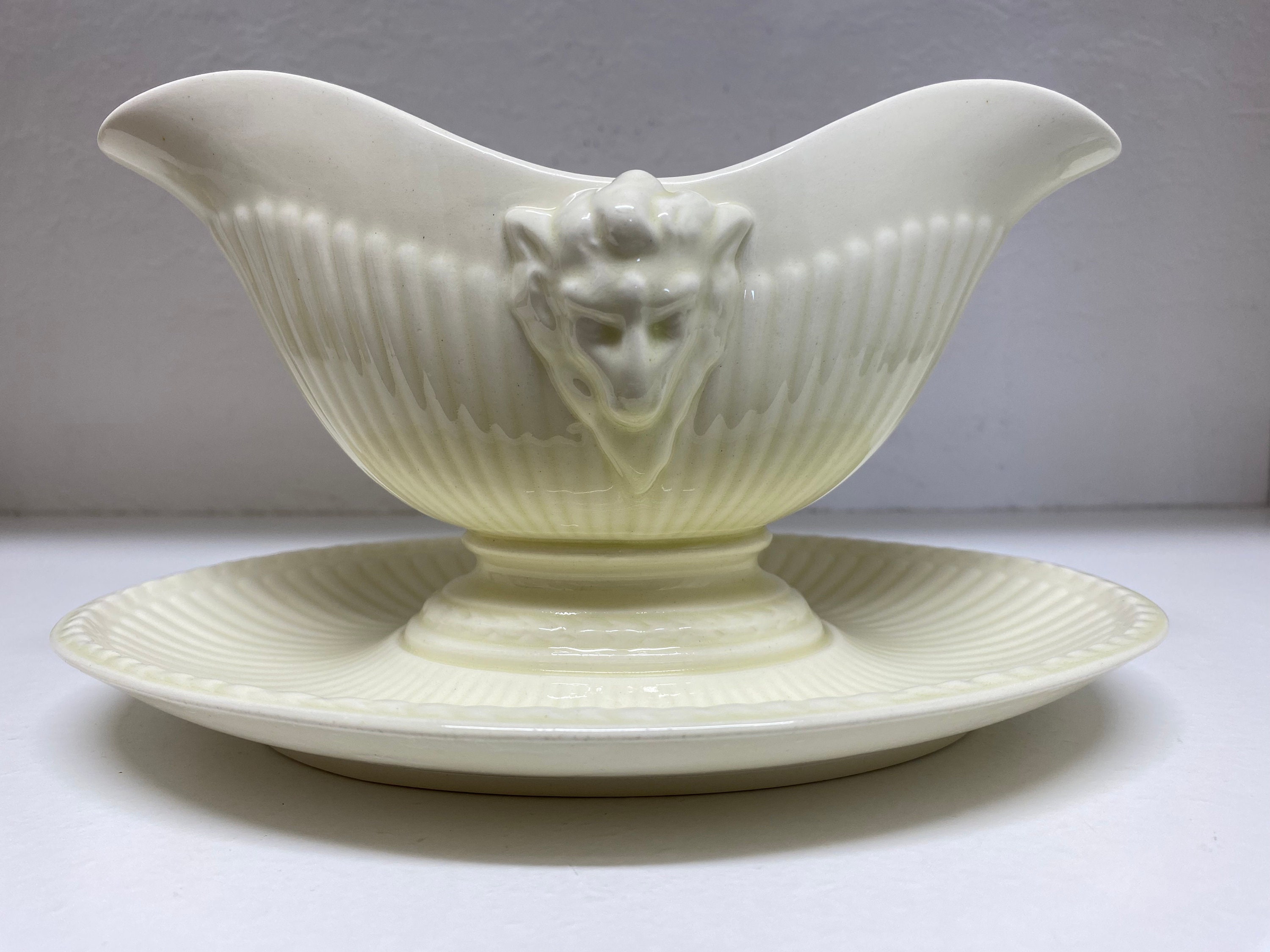 Wedgewood ヴィンテージ　グレービーボート Vintage Wedgewood Gravy Boat #4HC - Etsy