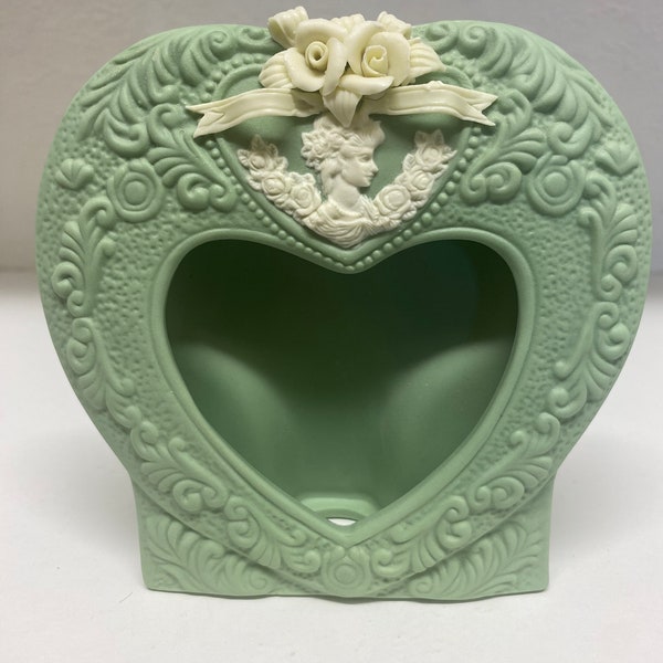 Vintage Victorian Green Heart Ceramic Cameo Picture Frame