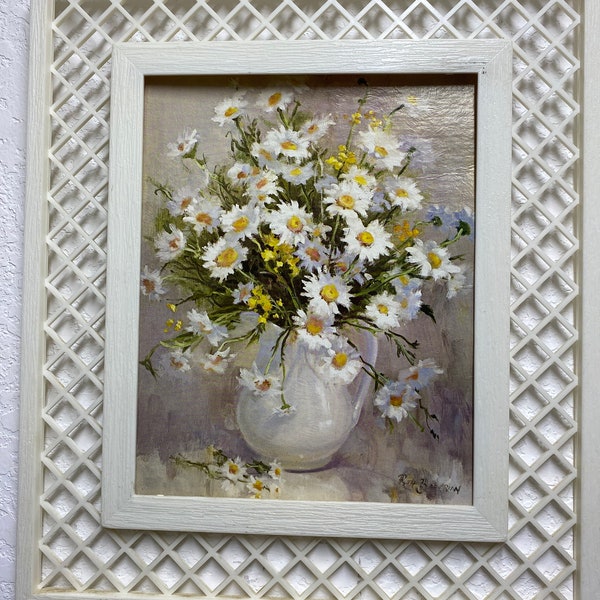 Vintage Lattice Like Picture Frame With Vintage Art - Daisy Boquet in Vase