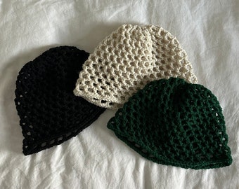 gehäkelte Netz-Skull-Cap-Beanie