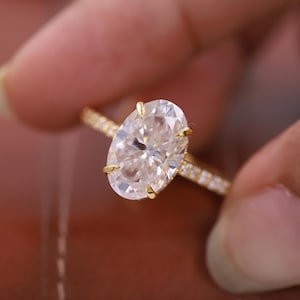 Versteckter Halo Versprechensring, 2.5 CT Moissanite Verlobungsring, Jubiläumsring aus Massivgold, Pave Akzente Diamantring, Ring für Frauen