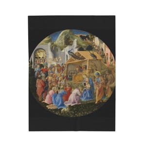 Pode incluir: Uma pintura circular retratando a Adoração dos Magos, com uma cena central de natividade, figuras em mantos coloridos, um estábulo de madeira, um pavão no telhado e uma paisagem rochosa ao fundo, sobre um fundo preto sólido.