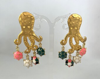 Earrings with octopus and turtle charms in colored enamel. Zama earrings with pin and pendants. Fun jewelry for women