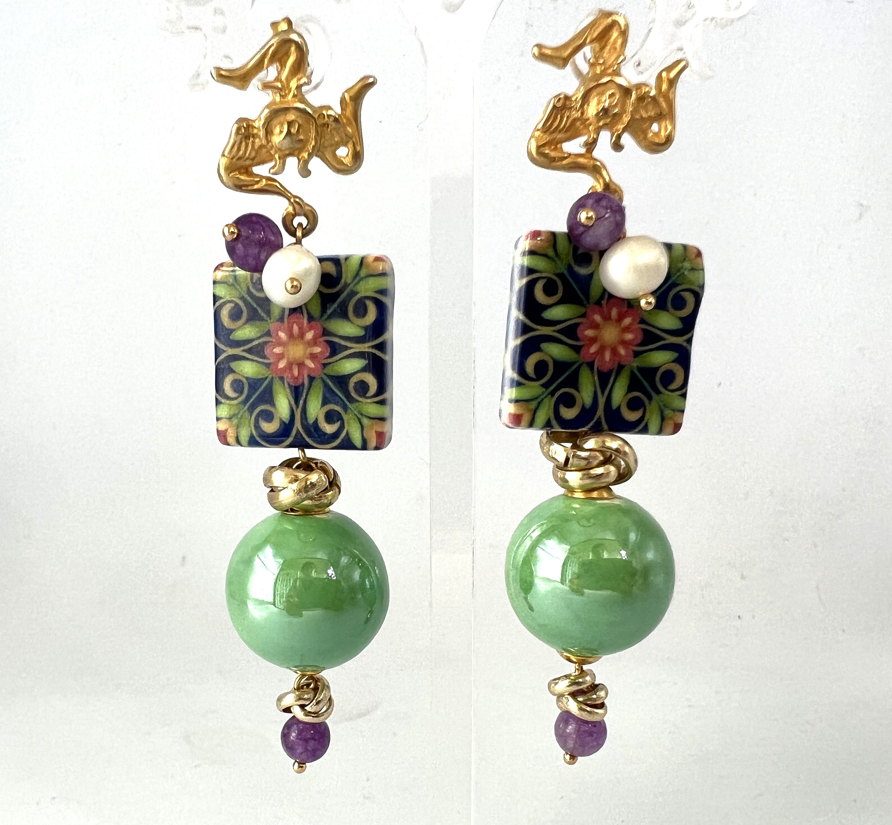 Trinacria earrings. Sicilian tiles with floral motif and Trinacria hook. Maxi green pearl pendant in ceramic. Sicilian gift.