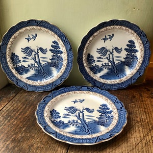 Booths “Real Old Willow” Vintage Plates A8025