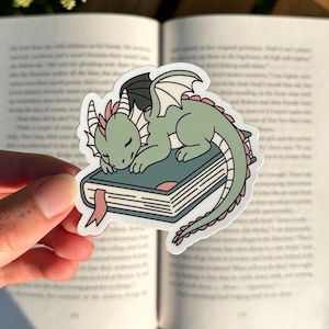 Sleeping Dragon Sticker – Cute Fantasy Book Lover Vinyl, Cozy Dragon Reading Sticker, Bookish Gift for Readers, Cottagecore Fantasy Reader