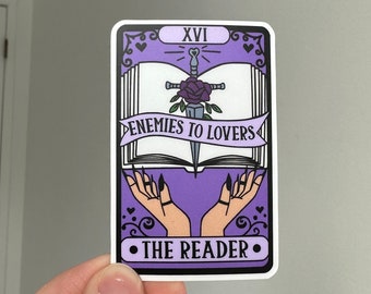 Adesivo de inimigos para amantes, adesivo de cartão de tarô do leitor, adesivo de tropo de inimigos para amantes, adesivo de leitor, adesivo de livro, tropos de livro