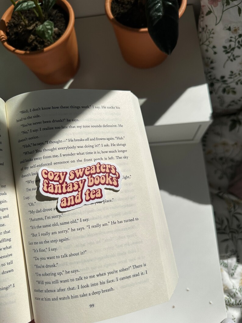 Gemütliche Pullover, Fantasy Bücher und Tee Aufkleber, Bookish Sticker, Reader Sticker, Cute Kindle Sticker, Read More Books Sticker, Bookish Sticker Bild 4