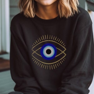 Prezent na sweter Evil Eye, bluza z nadrukiem Good Luck Family & Friend, pasujący mistyczny sweter zimowy
